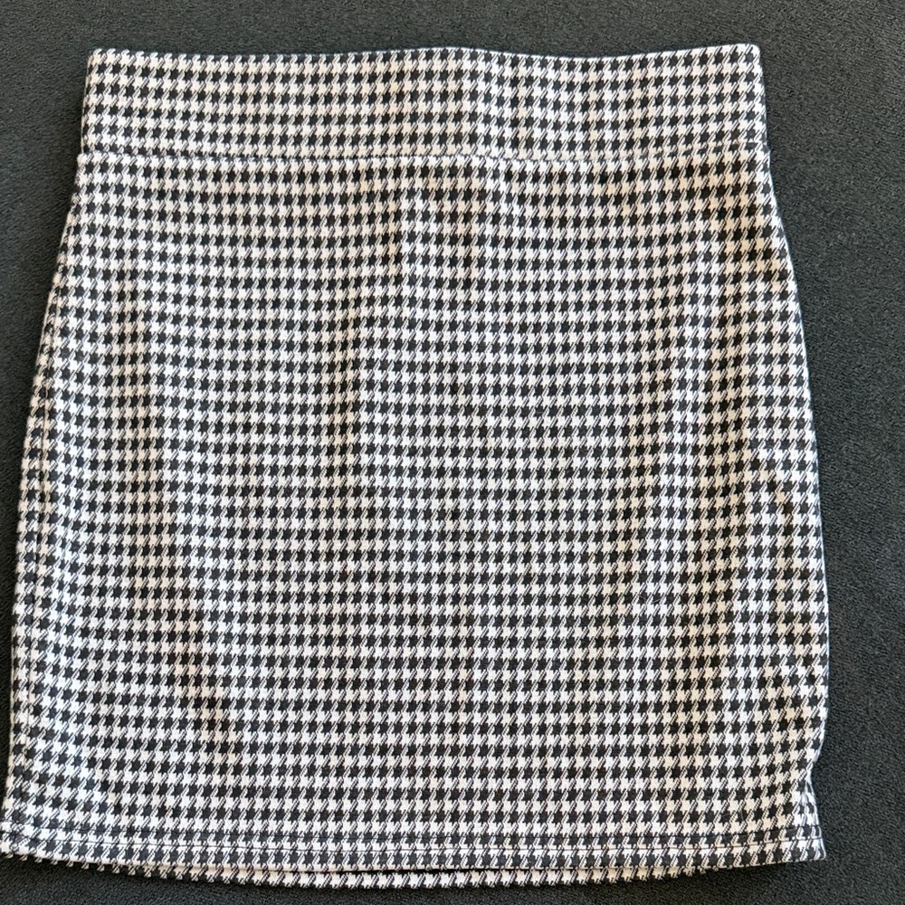 Revamped Black and White Houndstooth Pencil Skirt